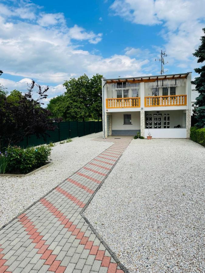 Karolin Apartman Bük Exterior foto