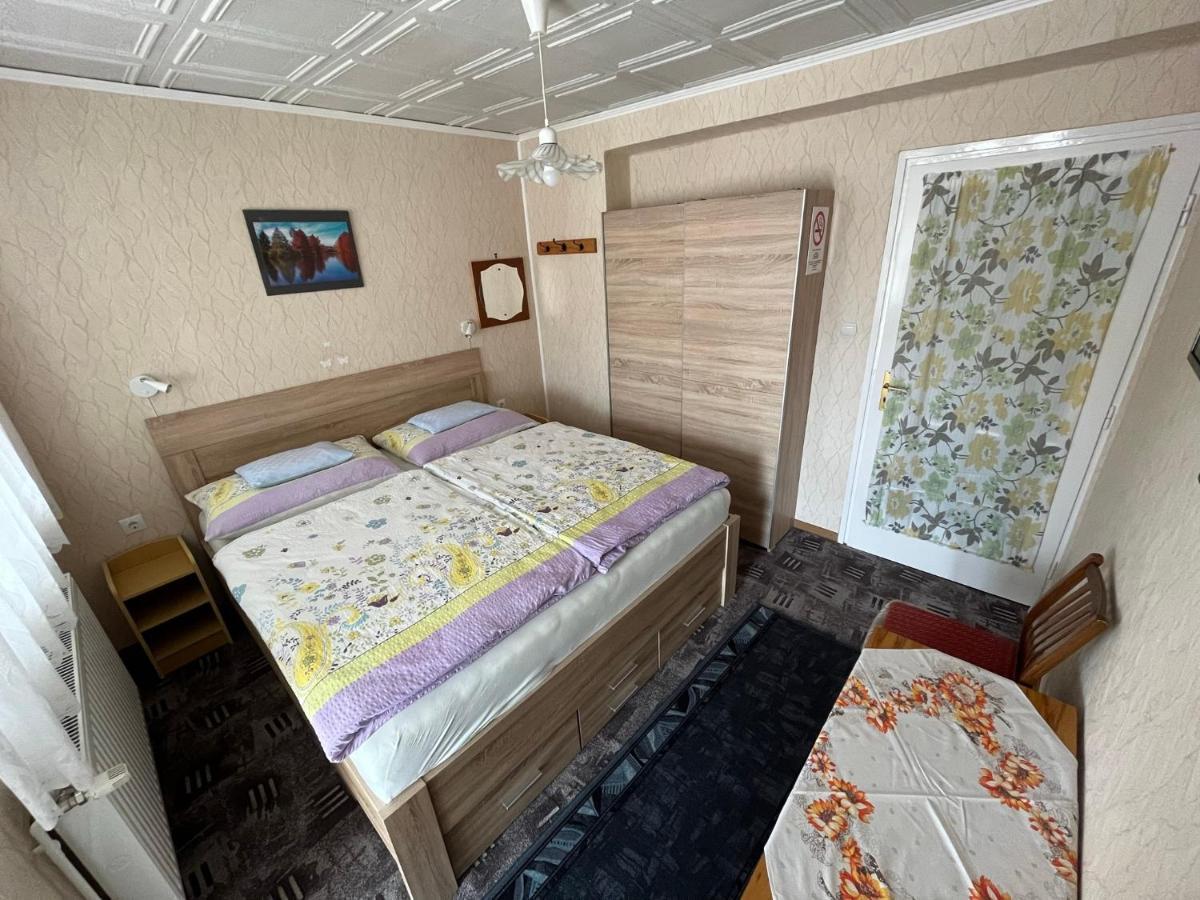 Karolin Apartman Bük Exterior foto